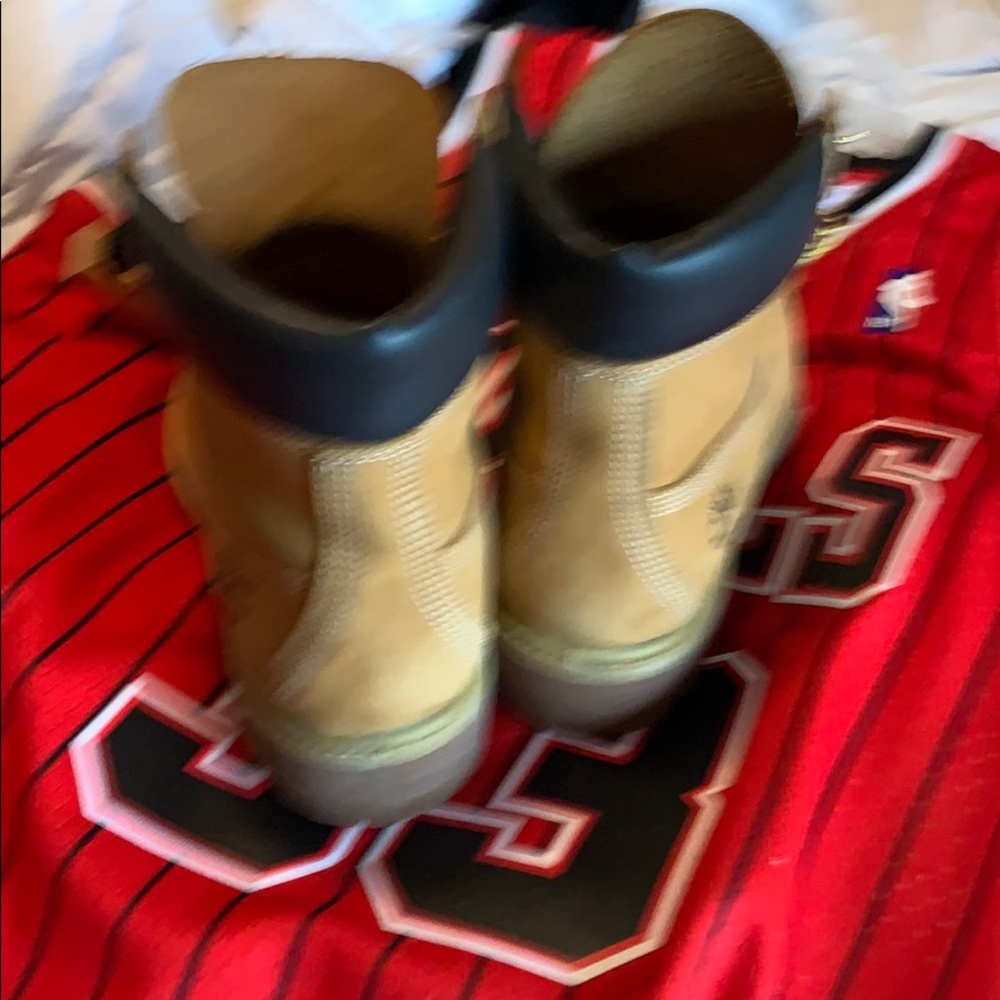 Shoes - Picture 2 of 3